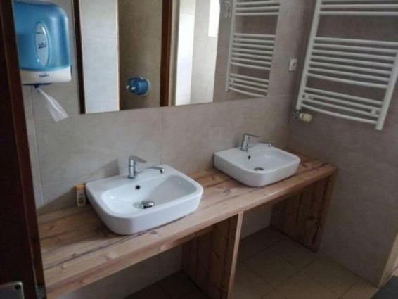 Planinski Dom Gore Aparthotel Dol pri Hrastniku Bagian luar foto